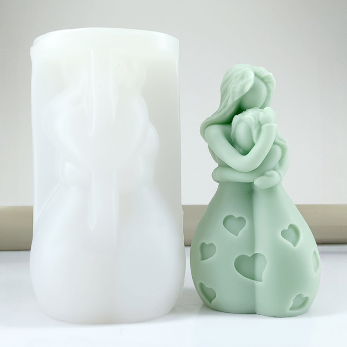 Mother Hugging Child Candle Si - Candle Making For Kids avis et prix